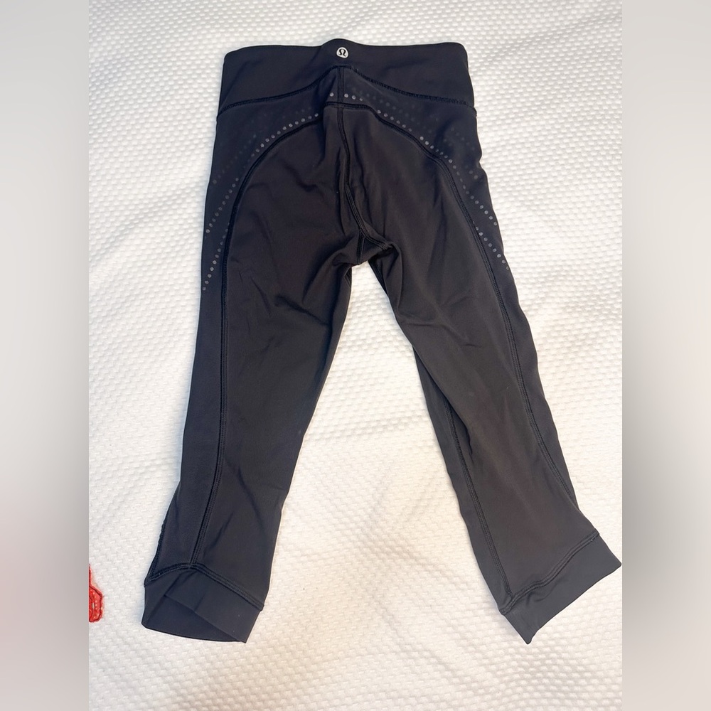 Lululemon Stop At Nothing Crop Leggings | sz 2 | reflective dots design